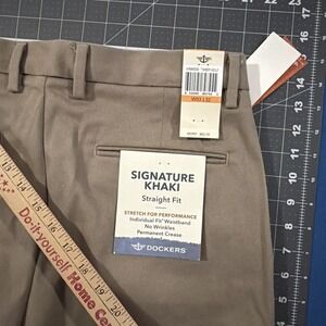 Dockers Signature Khaki Straight Fit Pants Mens 33x32 Almond Brown Stretch - New